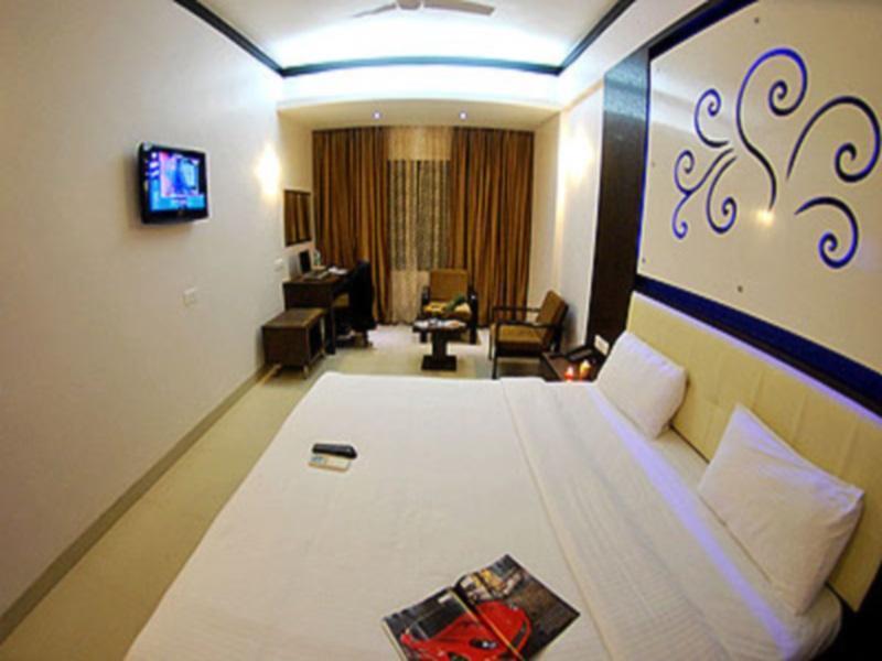 Hotel Sunnys Retreat Lonavla Zewnętrze zdjęcie